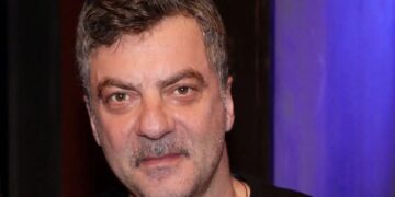Στάθης Μαντζώρος: Διασωληνωμένος ο ηθοποιός μετά από βαρύ εγκεφαλικό – Η έκκληση του Ιωάννη Παπαζήση