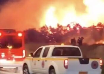 ΦΩΤΙΑ ΤΩΡΑ ΜΕΣΑ ΣΤΗ ΝΥΧΤΑ ΣΤΗΝ ΑΤΤΙΚΗ – ΣΥΝΑΓΕΡΜΟΣ ΣΤΗΝ ΠΥΡΟΣΒΕΣΤΙΚΗ