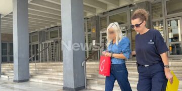 Alldaynews.gr Ποινική δίωξη στην 45χρονη οδηγό της Porsche για το τροχαίο με τους 2 τραυματίες – Την Τρίτη στον ανακριτή