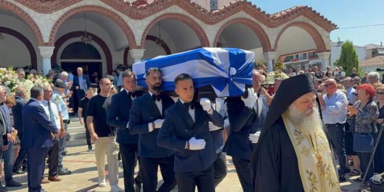 Συγκίνηση στην κηδεία του Απόστολου Βεσυρόπουλου – «Ψηλέ, θα μας λείψεις» είπε στον επικήδειο ο Κυριάκος Μητσοτάκης