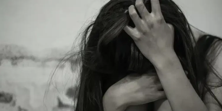 Alldaynews.gr Συνέληφθη 43χρονος που κατηγορείται για τον βιασμό 14χρονης με νοητική υστέρηση έξω από εκκλησία