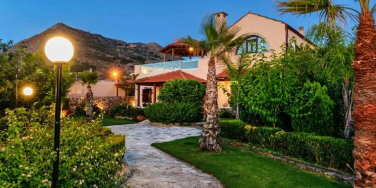 Alldaynews.gr ΑΥΤΟ ΕΙΝΑΙ το ζευγάρι «influencer» με το 1 εκατ. ακολούθους, που προσπάθησε να εκβιάσει ιδιοκτήτη βίλας – Επεισοδιακή η σύλληψή τους