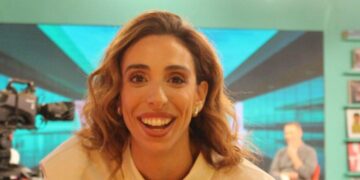 Έλενα Χαραλαμπούδη: «Μία κυρία μπήκε απ’ το παράθυρο του αυτοκινήτου και μου φώναζε “Σ’ αγαπώ”»