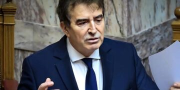 Alldaynews.gr Χρυσοχοΐδης: «Θα συλλαμβάνεται όποιος επιχειρεί να εμποδίσει πολίτες τρίτων χωρών να εισέλθουν νόμιμα στη χώρα»