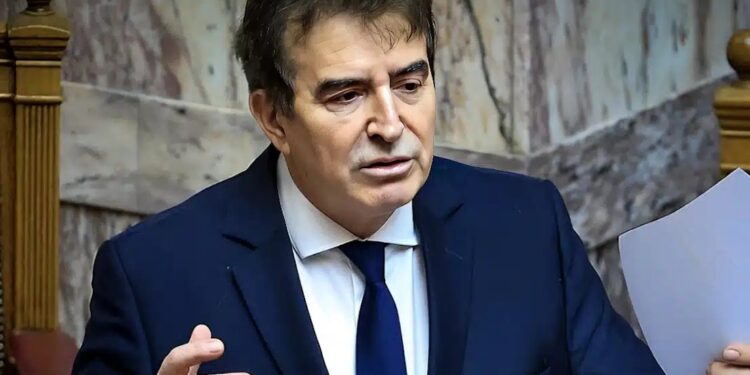 Alldaynews.gr Χρυσοχοΐδης: «Θα συλλαμβάνεται όποιος επιχειρεί να εμποδίσει πολίτες τρίτων χωρών να εισέλθουν νόμιμα στη χώρα»