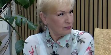 Alldaynews.gr Σόφη Ζαννίνου: «Γιατί να φορτωθώ έναν σύντροφο; Για να πηγαίνω στα μοναστήρια να ανάβω το κερί;»