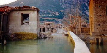 Συναγερμός για τη λειψυδρία: «Στεγνώνει» η λίμνη του Μόρνου – «Σε 18 μήνες η Αθήνα κινδυνεύει να μείνει χωρίς νερό»