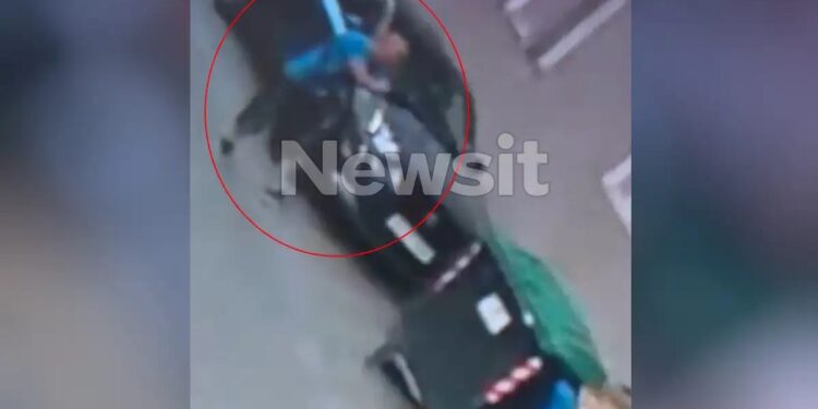 Βίντεο ντοκουμέντο από την στιγμή που ο 59χρονος οπλίζει και σημαδεύει τον υπάλληλο καθαριότητας