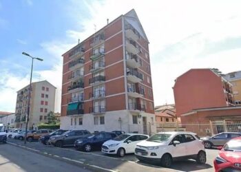 Alldaynews.gr Γυναίκα περπατούσε στο πεζοδρόμιο και βρήκε ξαφνικά τον πιο τραγικό θάνατο: 70χρονος έπεσε από το μπαλκόνι και την σκότωσε