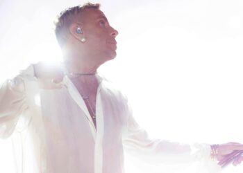 Γιώργος Μαζωνάκης: «Του δώσαμε να διαβάσει το Πάτερ Ημών», λέει ο πνευματικός του