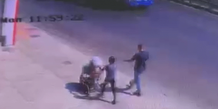 Alldaynews.gr Ομολόγησε ο 17χρονος την αρπαγή του βρέφους στον Πειραιά: «Το έκανα γιατί δεν χωνεύω τους Ρομά»