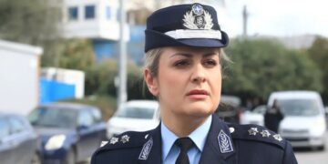 Alldaynews.gr Σούσουρο με την Κωνσταντία Δημογλίδου: Άγνωστος άνδρας την «φιλά» στο στόμα, όπως δεν την έχουμε ξαναδεί