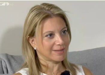 Μαρία Καρυστιανού: «Βρώμικοι και απάνθρωποι Μητσοτάκης, Καραμανλής, Τριαντόπουλος – Δεν θα ήθελα να τους συναντήσω»