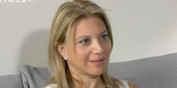 Alldaynews.gr Μαρία Καρυστιανού: «Βρώμικοι και απάνθρωποι Μητσοτάκης, Καραμανλής, Τριαντόπουλος – Δεν θα ήθελα να τους συναντήσω»