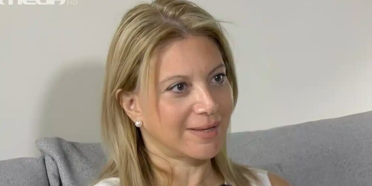 Alldaynews.gr Μαρία Καρυστιανού: «Βρώμικοι και απάνθρωποι Μητσοτάκης, Καραμανλής, Τριαντόπουλος – Δεν θα ήθελα να τους συναντήσω»