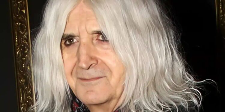 Alldaynews.gr Καρβέλας: «Πιστεύετε σε έναν Θεό ο οποίος δε βοήθησε ποτέ γιατί δεν υπάρχει, αν γκρεμίσουμε τις εκκλησίες θα θεραπεύσουμε τη φτώχεια»