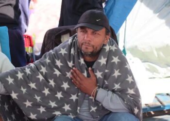 Κινδυνεύει να πεθάνει από την πείνα ο Πάνος Ρούτσι: «Τα χρονικά περιθώρια στενεύουν» – Δρομείς τον αγκαλιάζουν στο Σύνταγμα