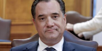 Alldaynews.gr Άδωνις Γεωργιάδης για τους υγειονομικούς: «Αχαΐρευτοι»