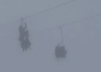 Τραγωδία: Η στιγμή που καλώδιο τελεφερίκ σπάει ενώ μεταφέρει επιβάτες – Τουλάχιστον 3 νεκροί – Βίντεο