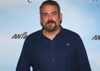 Γιώργος Μαζωνάκης: «Του δώσαμε να διαβάσει το Πάτερ Ημών», λέει ο πνευματικός του