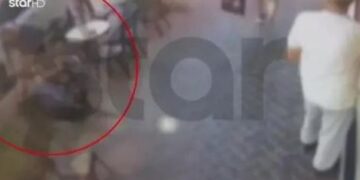 Alldaynews.gr ΒΙΝΤΕΟ: Τι λέει ο ντελιβεράς που δάγκωσε και έκοψε το δάχτυλο οδηγού – Κράτησε το κομμάτι στην κατάψυξη «αν το ήθελε πίσω»