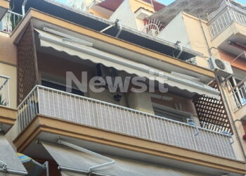 ΝΕΟ ΣΟΚ ΣΤΗ ΧΩΡΑ ΜΑΣ – ΕΠΝΙΞΕ ΤΗΝ ΑΔΕΛΦΗ ΤΟΥ ΚΑΙ ΚΑΛΕΣΕ ΤΗΝ ΑΣΤΥΝΟΜΙΑ