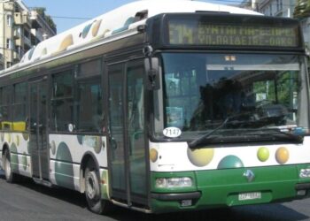 «Έπαθα σοκ, του φώναζα να μαζέψει τα χέρια του», λέει η 22χρονη που δέχτηκε σεξουαλική παρενόχληση σε λεωφορείο