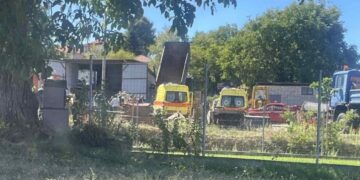 Alldaynews.gr Δύο τραυματίες από έκρηξη φιάλης οξυγόνου σε μάντρα στη Κοζάνη – Ακρωτηριάστηκε σε χέρι και πόδι ο ένας – Σε κρίσιμη κατάσταση