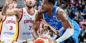 Eurobasket 2025: Θρίαμβος της Εθνικής – Νίκησε 90-86 την Ισπανία, πήρε την πρωτιά στον όμιλο και παίζει με το Ισραήλ στους 16