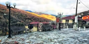 Alldaynews.gr «Ελάτε να ζήσετε εδώ» – Το ελληνικό χωριό που προσφέρει στέγη και εργασία σε νέες οικογένειες για να το ζωντανέψουν