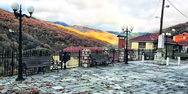 Alldaynews.gr «Ελάτε να ζήσετε εδώ» – Το ελληνικό χωριό που προσφέρει στέγη και εργασία σε νέες οικογένειες για να το ζωντανέψουν