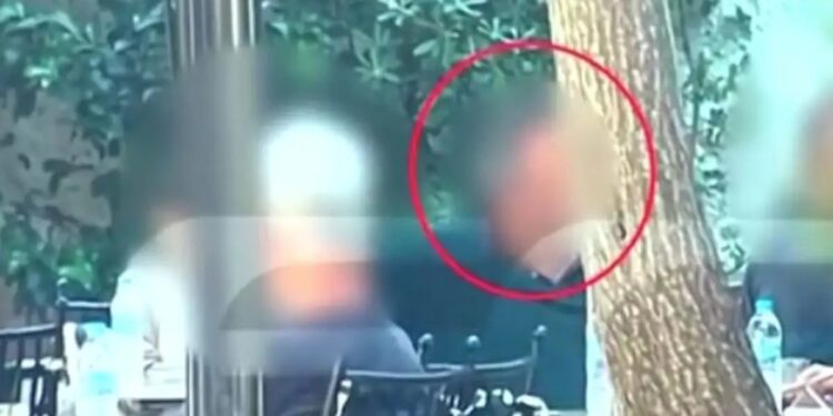 Alldaynews.gr Ο καρδιοχειρουργός του Ιπποκράτειου με το «φακελάκι» έπινε καφέ δύο μέρες αφού δήλωσε ότι νοσηλεύεται στη ΜΑΦ