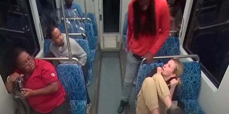 Alldaynews.gr Τα τελευταία δραματικά δευτερόλεπτα της Ιρίνα πριν τη δολοφονία της – Ο τρόμος στα μάτια της πριν την επίθεση