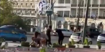 Alldaynews.gr Η στιγμή του άγριου τσακωμού μεταξύ Παλαιστίνιων και Ισραηλινών μπροστά στο μνημείο του Αγνώστου Στρατιώτη