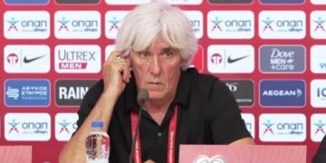 Σεισμός στην Εύβοια: Βίντεο από τη δόνηση των 5,2 Ρίχτερ στη συνέντευξη Τύπου του Γιοβάνοβιτς