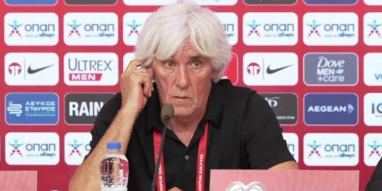 Σεισμός στην Εύβοια: Βίντεο από τη δόνηση των 5,2 Ρίχτερ στη συνέντευξη Τύπου του Γιοβάνοβιτς