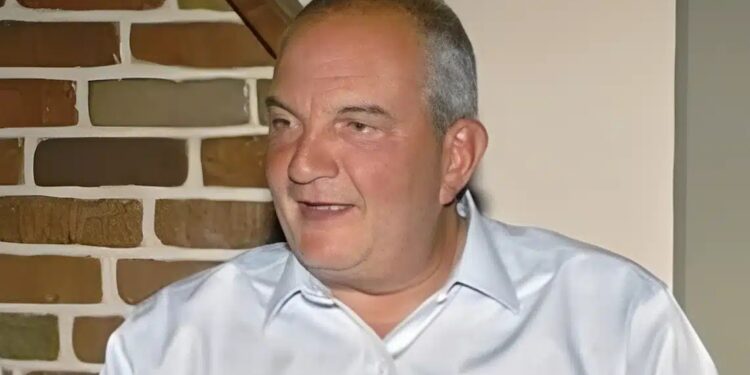 Alldaynews.gr Στη Θεσσαλονίκη και ο Κώστας Καραμανλής: Αντί για ΔΕΘ πήγε για αγριογούρουνο στη γάστρα σε ταβέρνα του Χορτιάτη