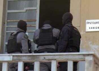 Κληρικός ζητούσε από μέλη του κυκλώματος να ξυλοκοπήσουν άτομα με τα οποία είχε διαμάχη – Τα κόλπα με καθηγητές Πανεπιστημίου, Νοσοκομείο και Εκκλησία