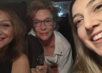 Η Μάρω Κοντού ζήτησε από δύο γυναίκες να την πάρουν μαζί στο αυτοκίνητο λόγω της απεργίας των ταξί