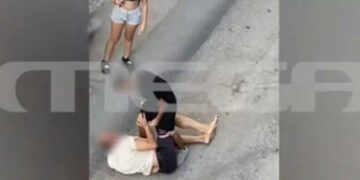 Alldaynews.gr 14χρονος ξυλοκόπησε 60χρονο στη μέση του δρόμου γιατί του έκανε παρατήρηση – Βίντεο ντοκουμέντο