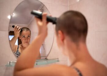 Τα ξυρισμένα κεφάλια δεν είναι ντροπή, είναι σύμβολα δύναμης και μάχης με τον καρκίνο!