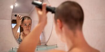 Alldaynews.gr Τα ξυρισμένα κεφάλια δεν είναι ντροπή, είναι σύμβολα δύναμης και μάχης με τον καρκίνο!