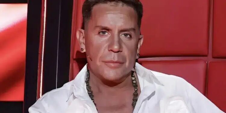 Alldaynews.gr Μαζωνάκης – The Voice: Η σφιχτή αγκαλιά με τον Καπουτζίδη στην έναρξη και το «γαλλικό»