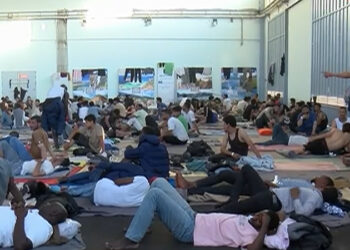 SOS Λιμενικών προς Κικίλια – Πάνω από 1.100 μετανάστες στην Αγυιά Κρήτης – Φόβοι για «υγειονομική βόμβα»