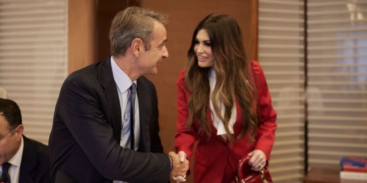 Alldaynews.gr Ο Κυριάκος Μητσοτάκης συναντήθηκε με την Κίμπερλι Γκίλφοϊλ στη Νέα Υόρκη