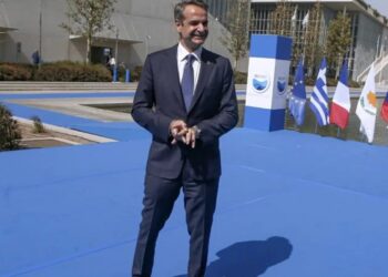 Προσλαμβάνονται 100 Ρομά ειδικοί φρουροί: Προϋποθέσεις για να προσληφθούν στην Αστυνομία να έχουν τελειώσει το Λύκειο και να ομιλούν Ρομανί