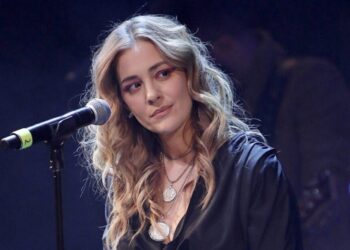 Ταχυδρόμος δούλευε σε ψητοπωλείο και έκανε ντελίβερι σουβλάκια και ναρκωτικά (video)