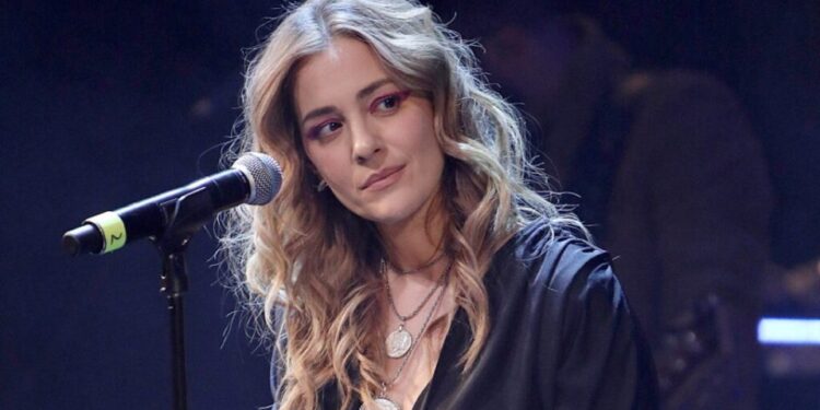 Alldaynews.gr Ταχυδρόμος δούλευε σε ψητοπωλείο και έκανε ντελίβερι σουβλάκια και ναρκωτικά (video)