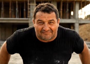 «Είμαι ο Τάσος, εγώ ζήτησα το 13ωρο» – Σποτ για το νέο νομοσχέδιο τρολάρει την Κεραμέως