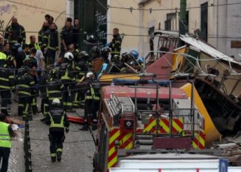 Alldaynews.gr Εθνικό πένθος στην Πορτογαλία μετά την τραγωδία με τους 15 νεκρούς σε εκτροχιασμό τελεφερίκ – «Το Γκλόρια διαλύθηκε σαν χαρτόκουτο»